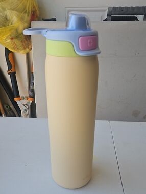 Pastel Multi-Color Stainless Water Bottle - Cream Body with Lavender & Lime Lid